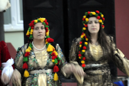 Kofi, Kürt kadınının 'baş tacı' 118