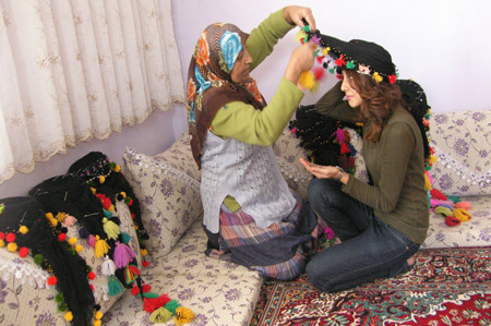 Kofi, Kürt kadınının 'baş tacı' 29
