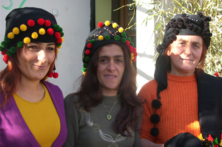 Kofi, Kürt kadınının 'baş tacı' 55