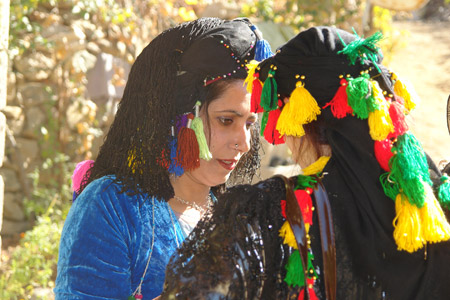 Kofi, Kürt kadınının 'baş tacı' 57