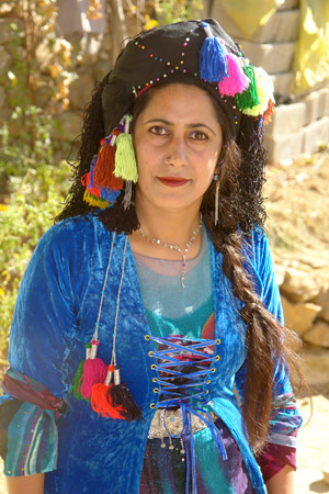 Kofi, Kürt kadınının 'baş tacı' 58