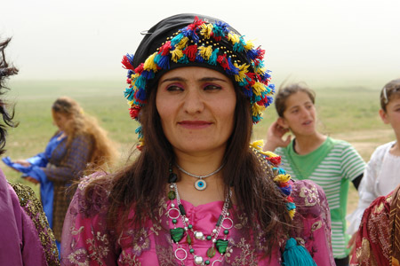 Kofi, Kürt kadınının 'baş tacı' 59