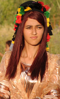 Kofi, Kürt kadınının 'baş tacı' 64