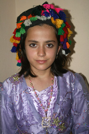 Kofi, Kürt kadınının 'baş tacı' 66