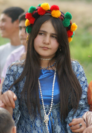 Kofi, Kürt kadınının 'baş tacı' 70