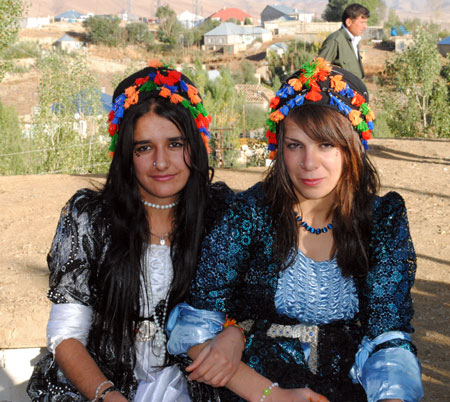 Kofi, Kürt kadınının 'baş tacı' 85