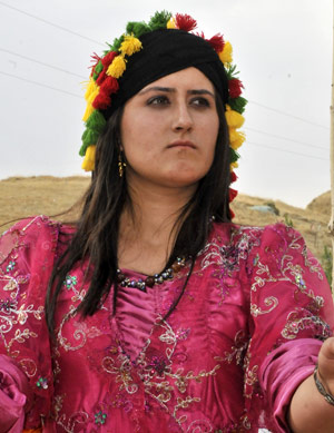 Kofi, Kürt kadınının 'baş tacı' 88