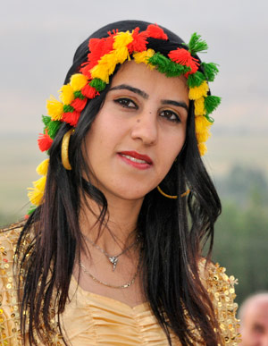 Kofi, Kürt kadınının 'baş tacı' 9