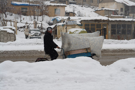 Yüksekova'da kar yağışı - 28-01-2011 7
