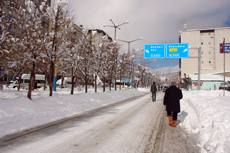 Yüksekova kar altında 10