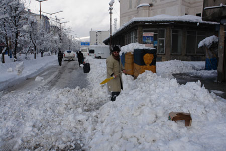 Yüksekova kar altında 32