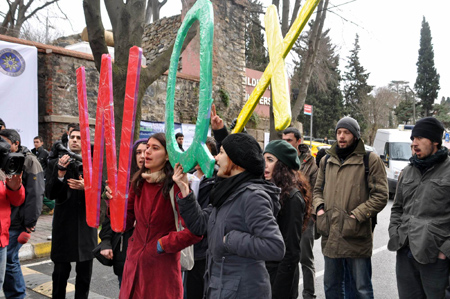 Hakkari'de 'Anadil' yürüyüşü 50