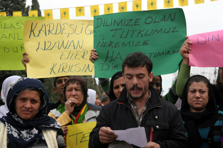 Hakkari'de 'Anadil' yürüyüşü 65