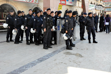 Hakkari'de 'Anadil' yürüyüşü 72