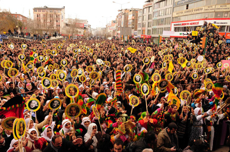 Hakkari'de 'Anadil' yürüyüşü 87