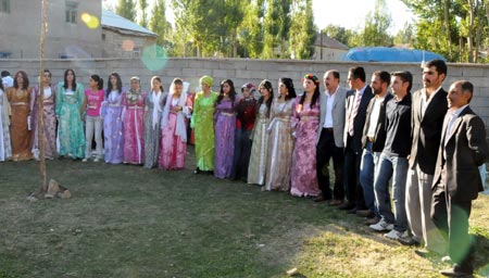 Yüksekova düğünleri (4 Ekim 2009) 25