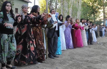 Yüksekova düğünleri (4 Ekim 2009) 30