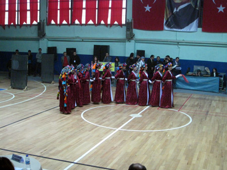 Hakkari 2011 folklor yarışması 160