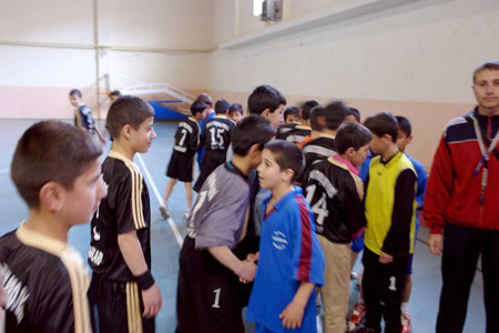 Şemdinli'de hentbol turnuvası 15