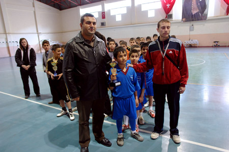 Şemdinli'de hentbol turnuvası 20