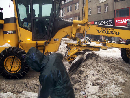 Hakkari Belediyesi'nden karla mücadele 10