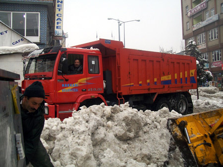Hakkari Belediyesi'nden karla mücadele 14