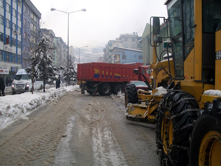 Hakkari Belediyesi'nden karla mücadele 22