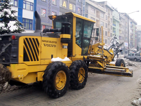 Hakkari Belediyesi'nden karla mücadele 4