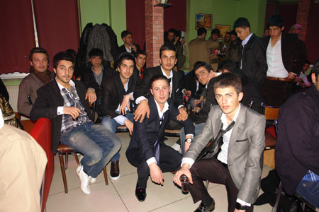 Yüksekova'da öğrencilerden YGS öncesi moral gecesi - 13-03-2011 3
