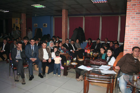 Yüksekova'da öğrencilerden YGS öncesi moral gecesi - 13-03-2011 37