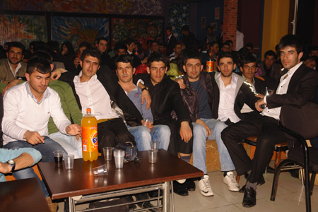 Yüksekova'da öğrencilerden YGS öncesi moral gecesi - 13-03-2011 4
