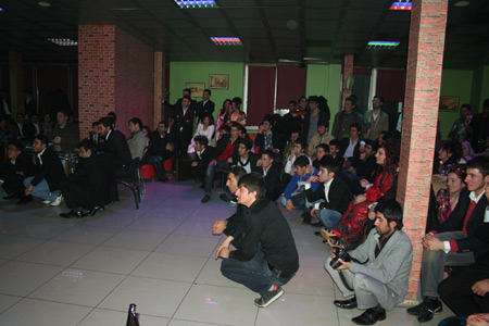 Yüksekova'da öğrencilerden YGS öncesi moral gecesi - 13-03-2011 48