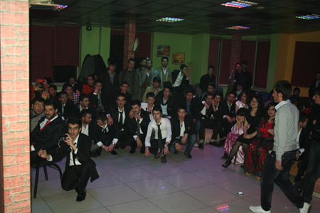Yüksekova'da öğrencilerden YGS öncesi moral gecesi - 13-03-2011 53