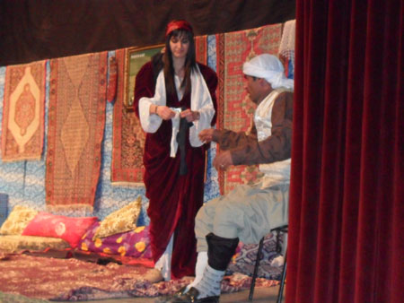 Hakkari'de düzenlenen Kürtçe tiyatrodan fotoğraflar 14