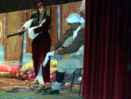 Hakkari'de düzenlenen Kürtçe tiyatrodan fotoğraflar 21
