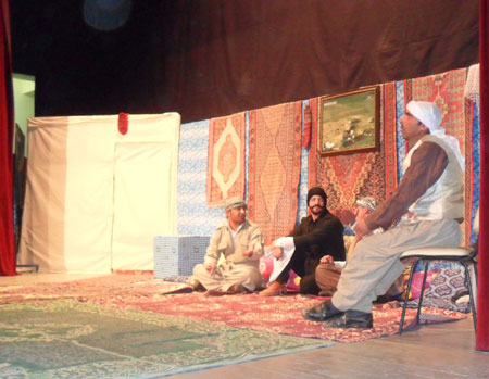 Hakkari'de düzenlenen Kürtçe tiyatrodan fotoğraflar 24