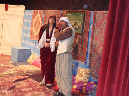 Hakkari'de düzenlenen Kürtçe tiyatrodan fotoğraflar 26