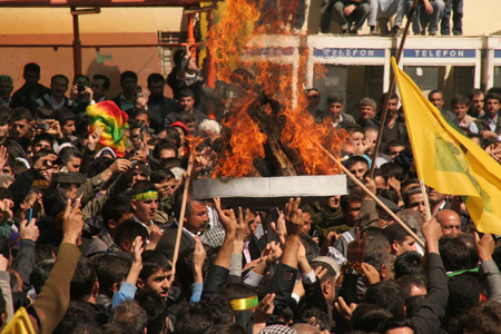 Şırnak'ta Newroz ateşi yakıldı 17