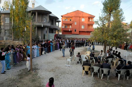 Yüksekova Düğünleri 18 Ekim 2009 141