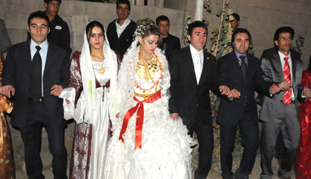 Yüksekova Düğünleri 18 Ekim 2009 154