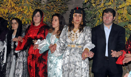 Yüksekova Düğünleri 18 Ekim 2009 174