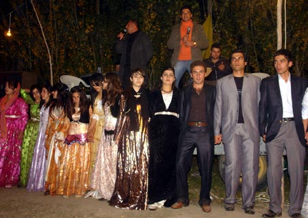 Yüksekova Düğünleri 18 Ekim 2009 194
