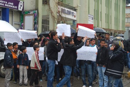 Hakkari'de 'şifre' protestosu 1