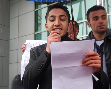 Hakkari'de 'şifre' protestosu 11