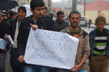 Hakkari'de 'şifre' protestosu 12