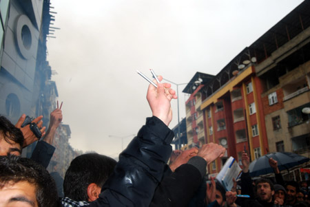 Hakkari'de 'şifre' protestosu 17