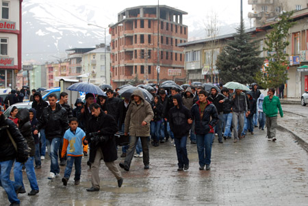 Hakkari'de 'şifre' protestosu 20