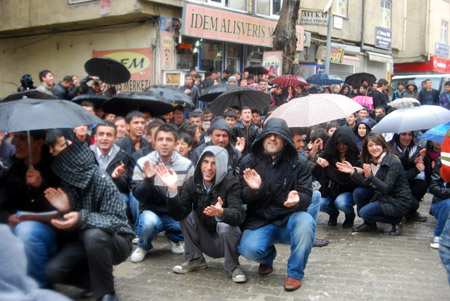 Hakkari'de 'şifre' protestosu 22