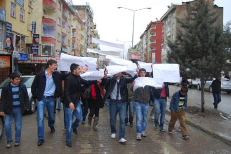 Hakkari'de 'şifre' protestosu 5