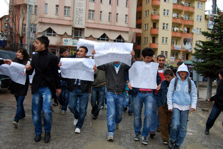 Hakkari'de 'şifre' protestosu 7